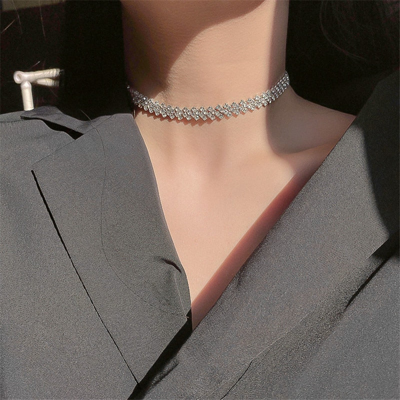 Naszyjnik typu choker z cyrkoniami