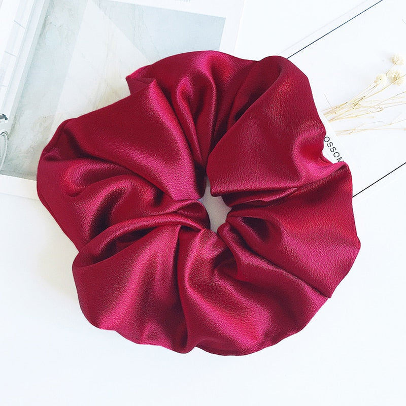 Satynowa duża gumka do włosów scrunchie