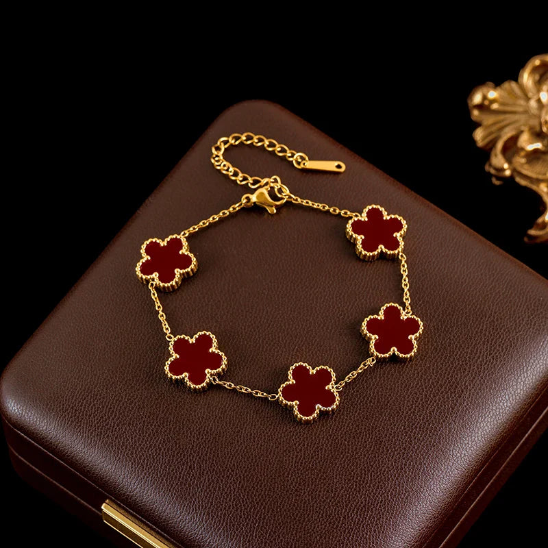 Elegancka bransoletka z kwiatkami