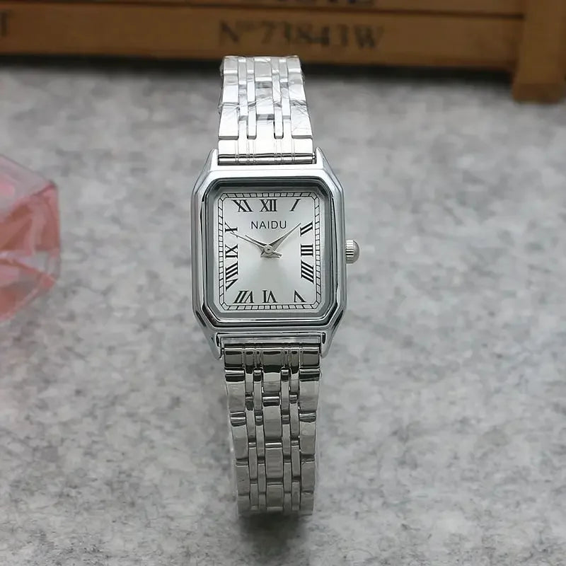 Zegarek kwarcowy w stylu Retro