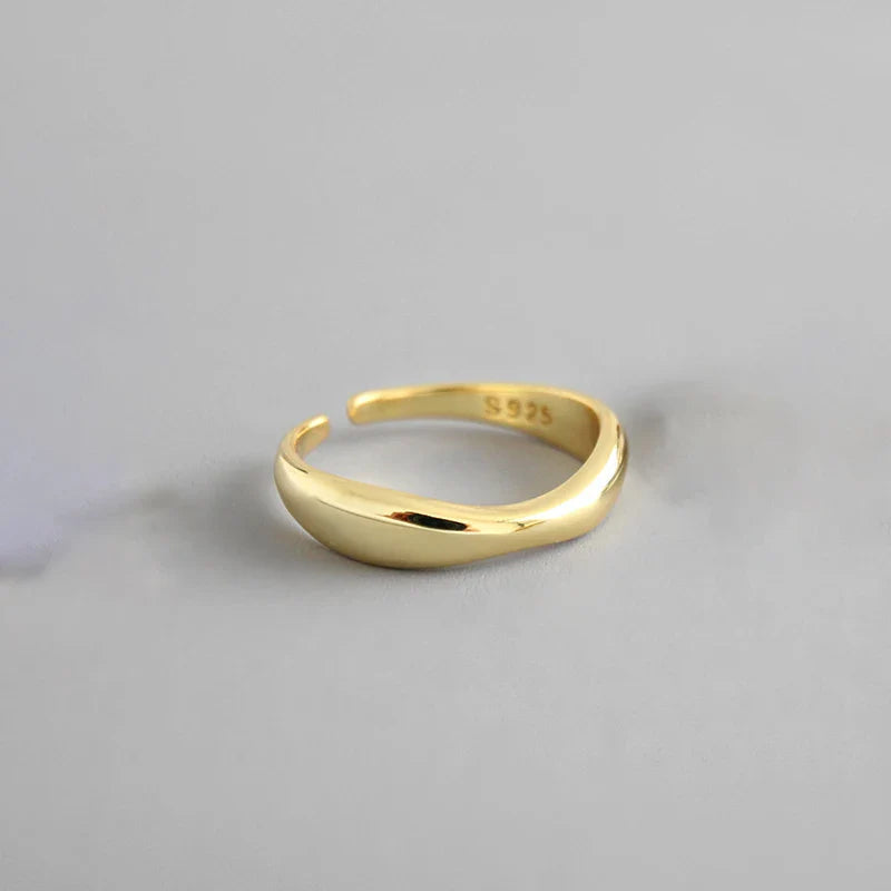 Minimalistyczny pierścionek