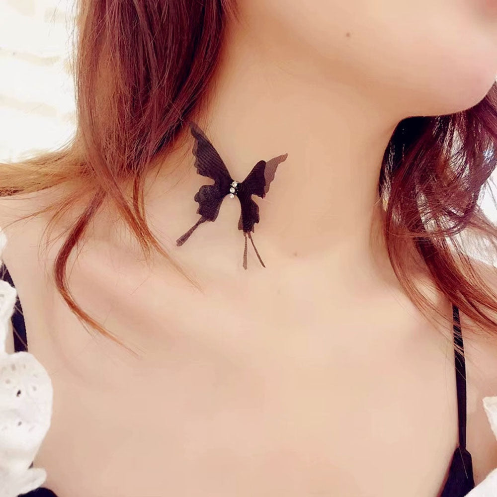 Naszyjnik choker z motylem