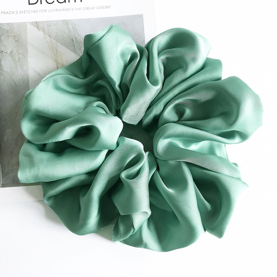 Satynowa duża gumka do włosów scrunchie
