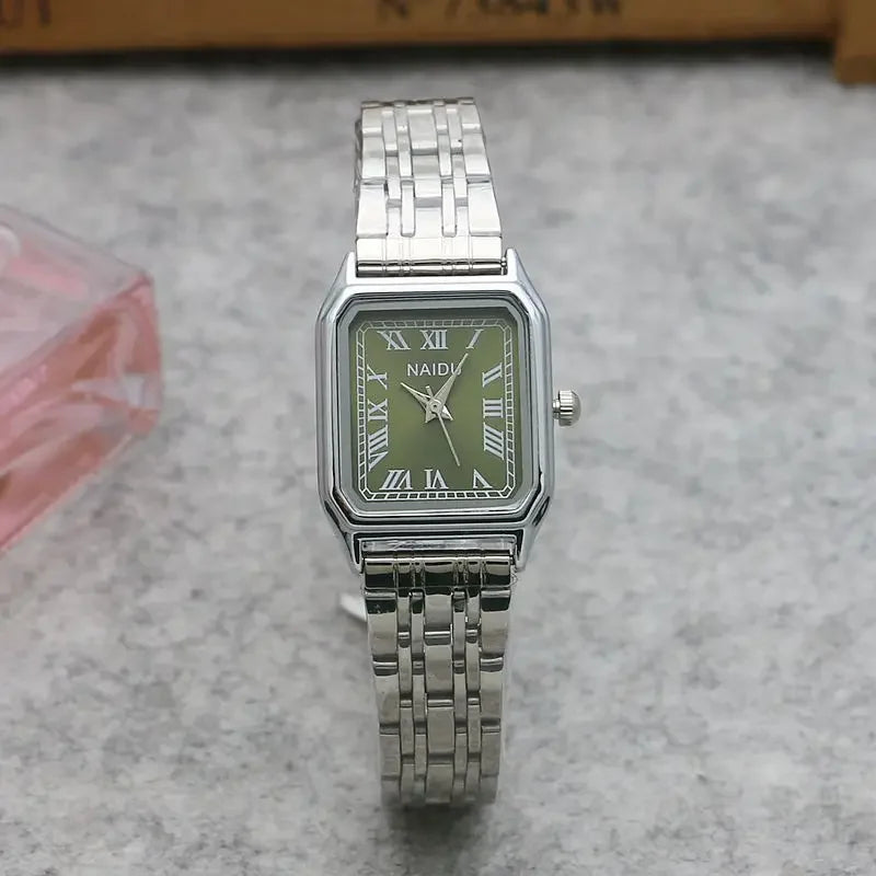 Zegarek kwarcowy w stylu Retro